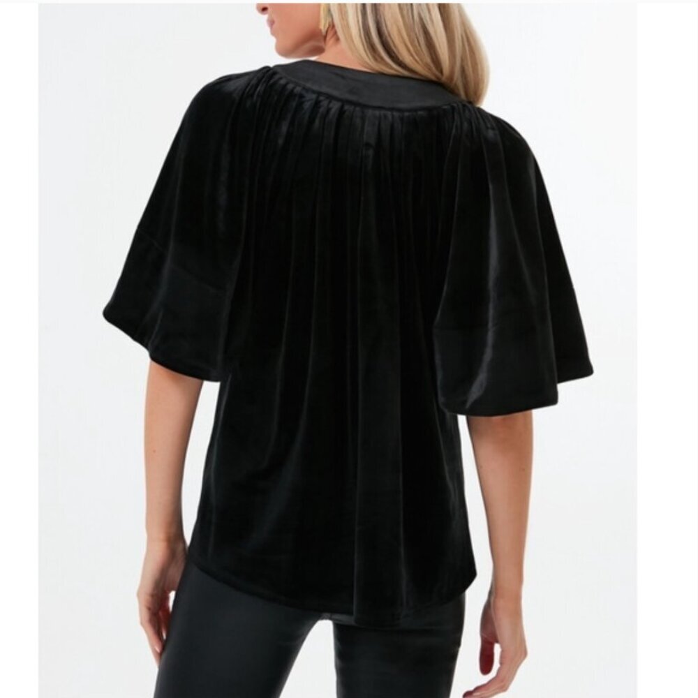 Pomander Place Finley Velvet Flutter Sleeve Top Black Size XL - Picture 2 of 8